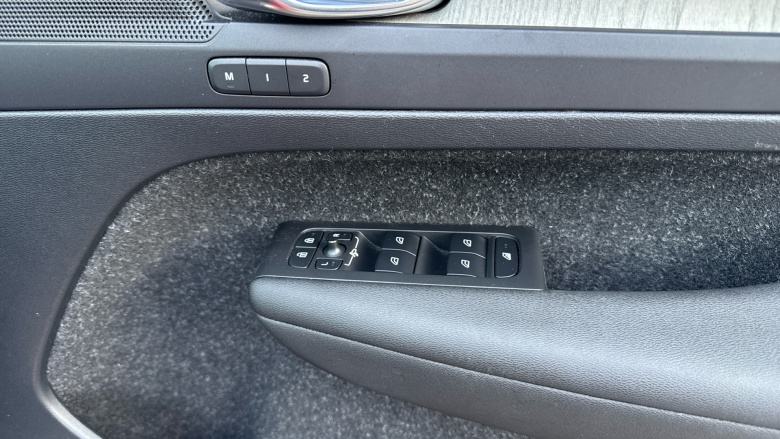 Volvo Xc40 2.0 B4P Inscription 5dr AWD Auto Petrol Estate